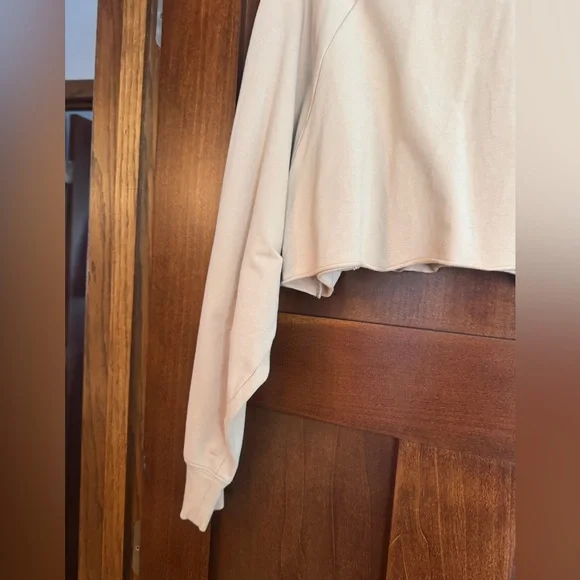 Alo yoga double take women's pullover size medium tan gently worn - Picture 2 of 10